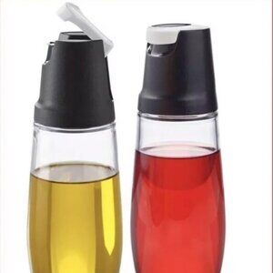 Tupperware TILT 'N SERVE Dispensers Oil and Vinegar Bottle Set of 2